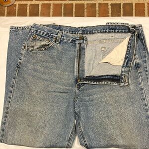 EUC 40 x 32 Carhartt medium wash jeans